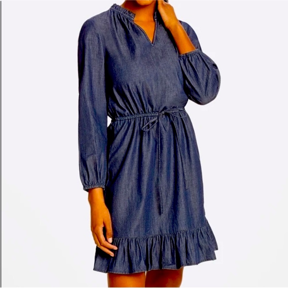 Draper James Chambray denim Popover Dress
Size S Dark wash cinch tie waist
